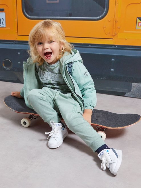 Supongo Que Compra El Look Verde Claro