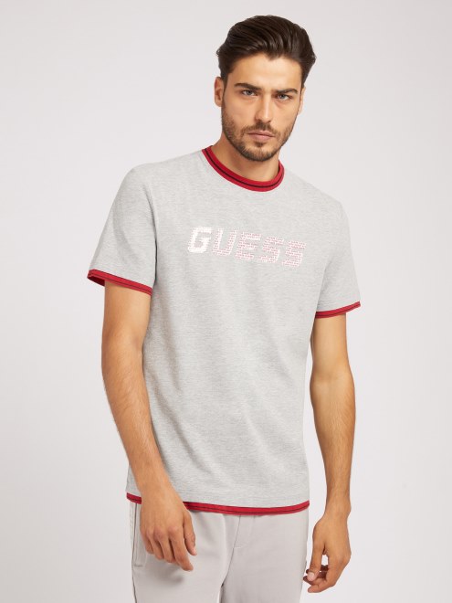 Camiseta Guess Gris Con Logo En La Parte Delantera