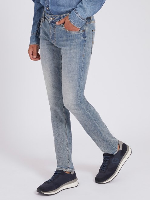 Tendencia De Pantalones De Mezclilla De Corte Ajustado Azul Guess