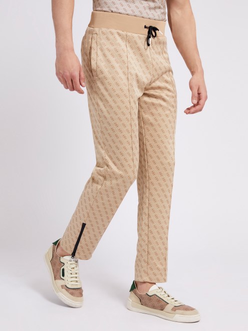Jogger Con Logo En Toda La Prenda En Beige Guess