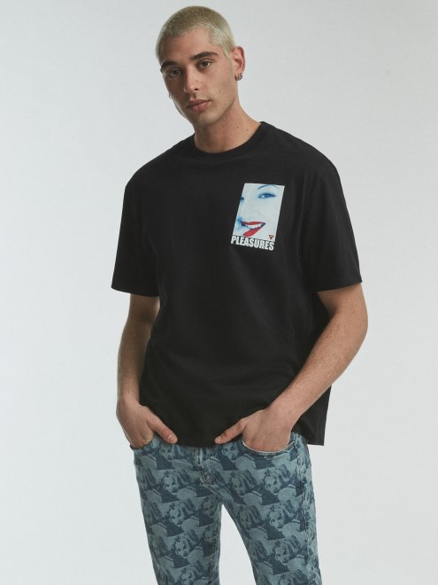 Camiseta Con Estampado Guess Place Negro Nueva Tendencia