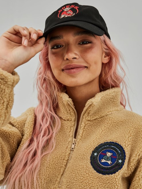 Gorra De Beisbol Guess Negra Con Logo En La Parte Delantera