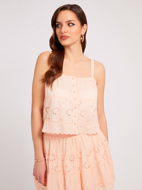 Top Rosa Oscuro Con Detalles De Ojales