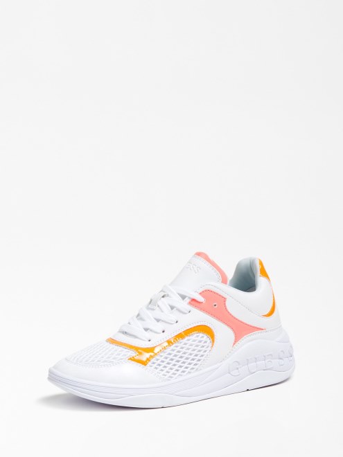 Adivina La Zapatilla Blanca Con Salsa