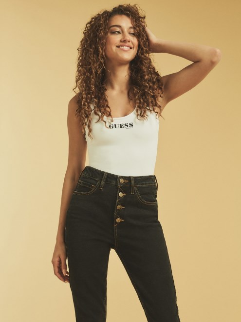 Cuerpo Blanco Con El Logo De Adivinar En La Parte Delantera