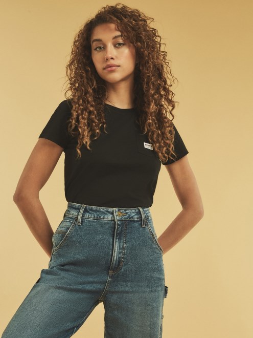 Camiseta Guess Con Bolsillo Delantero Negro
