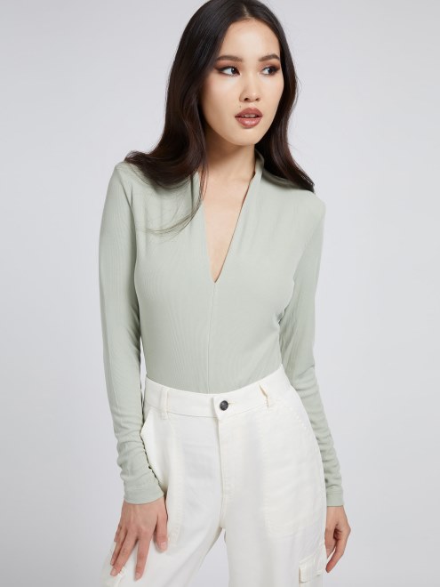 Cuerpo Verde Con Escote En Pico