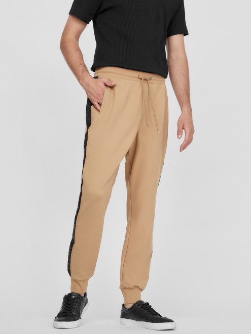 Joggers Con Logo Eco Andrew Taupe Tostado Guess