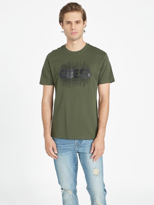 Camiseta Espeluznante Con El Logotipo De Guess Berrie Del Bosque