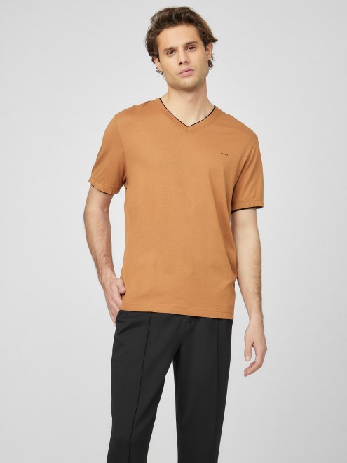 Guess Armin Camiseta Con Cuello En V Topacio Marrón
